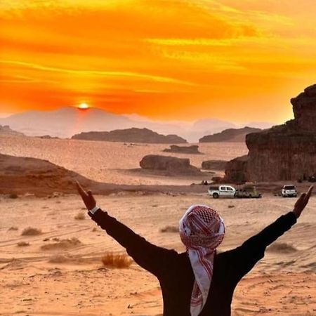 Moon City With Jeep Trips Wadi Rum Exterior photo